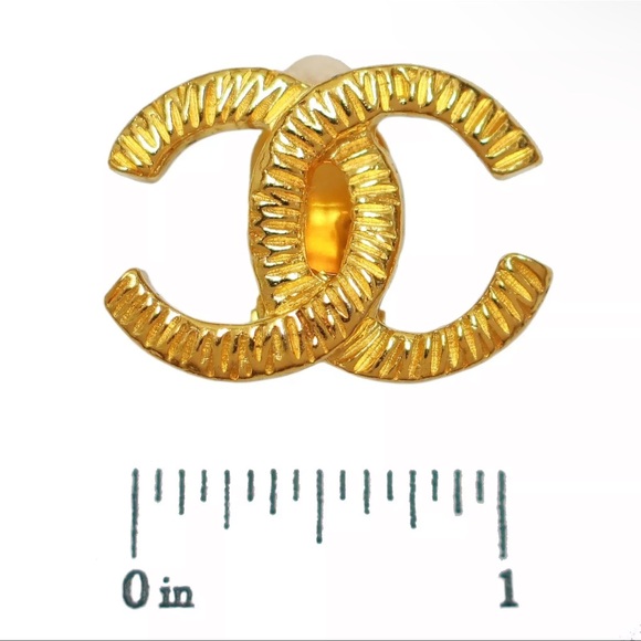 AUTH Chanel Big CC Logo Vintage Earrings Gold - Picture 2 of 4
